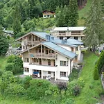 Sanna Hinterlengau